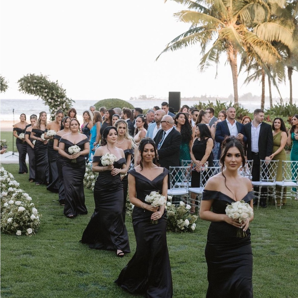 David's Bridal Satin Off-the-Shoulder Mermaid Bridesmaid Black Size 2 - Picture 3 of 10